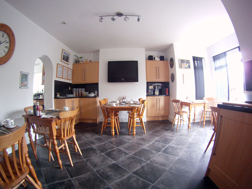 The dining room at Glyn Peris Guest House where guests enjoy a tasty breakfast cooked to order and served between 8.00am and 9.00am.